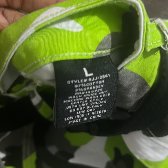 Lime green Army printed pants - Picture 4 of 4